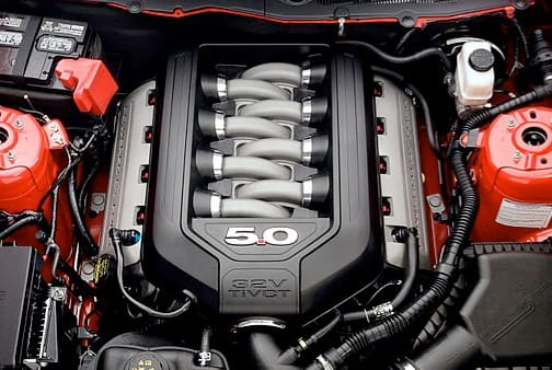 Ford Mustang GT ukázal svůj nádherný pětilitrový osmiválec